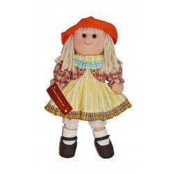 Uma boneca de pano vestida...